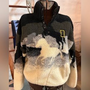 National Geographic x Parks Project fleece pull over. Size XS